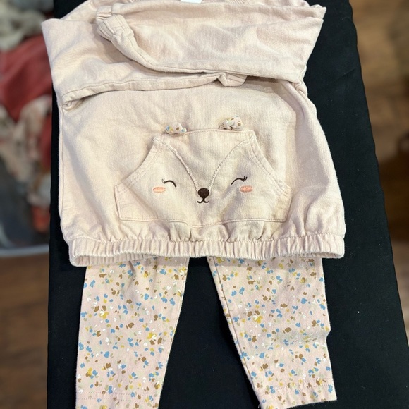 Adorable Cream Animal Hoodie and Floral Leggings Set - Picture 1 of 4
